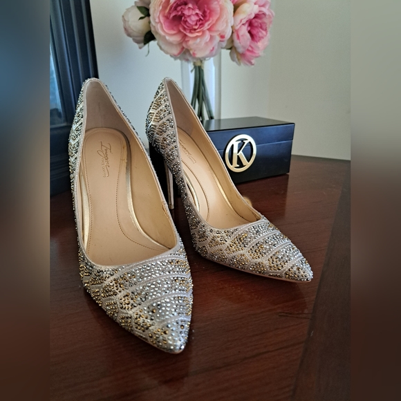 Vince Camuto Shoes - Vince Camuto Metallic Gold Heels